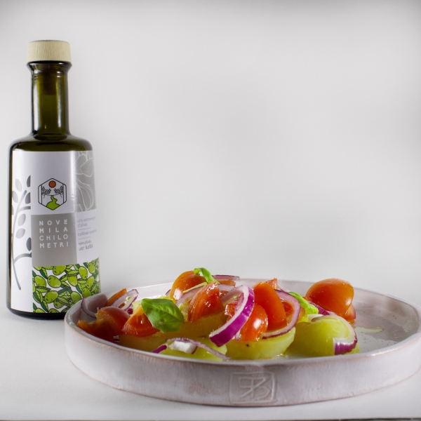 Insalata di patate con olio aromatizzato all&#039;aglio